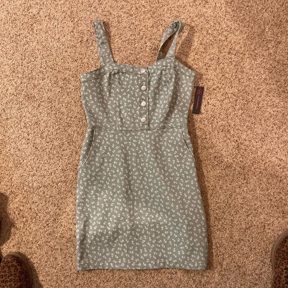 Green/Flower print No Boundaries dress